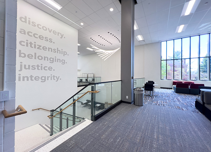 Wide shot of Dunn Library